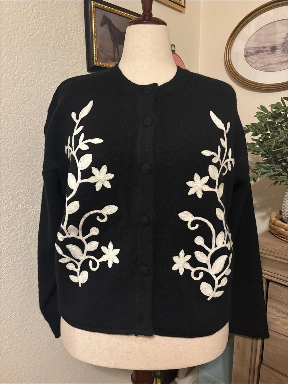 Dreamers by Debut Black Sweater with White Floral Embroidery Size M/L